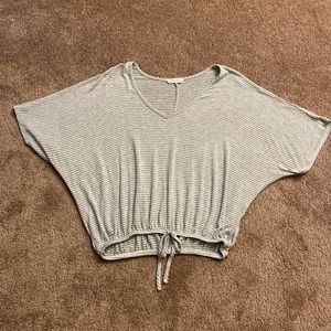 Like new! Gray and white striped shirt size L